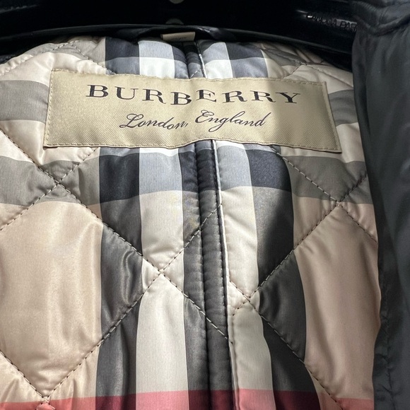 Burberry Woman’s Black Quilted Puffer Jacket - Picture 4 of 12
